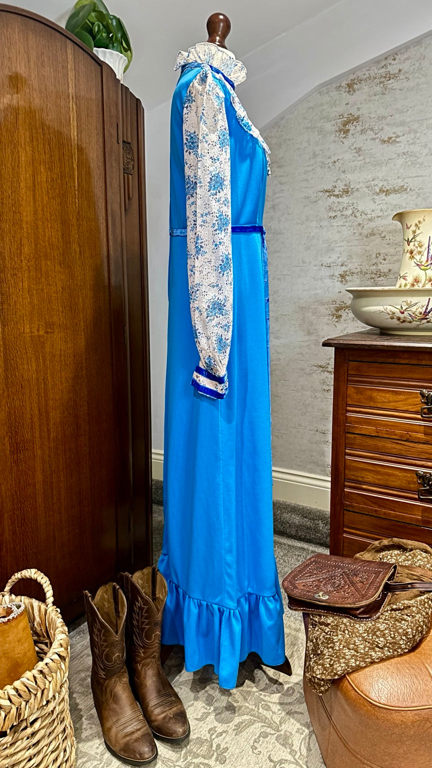 A72 vintage dress — additional view