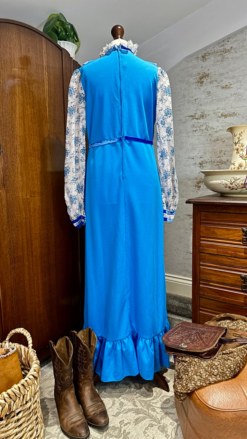 A72 vintage dress — additional view