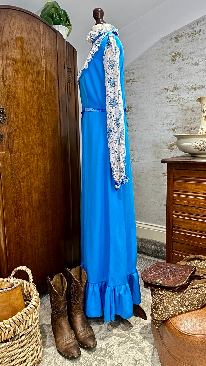 A72 vintage dress — additional view