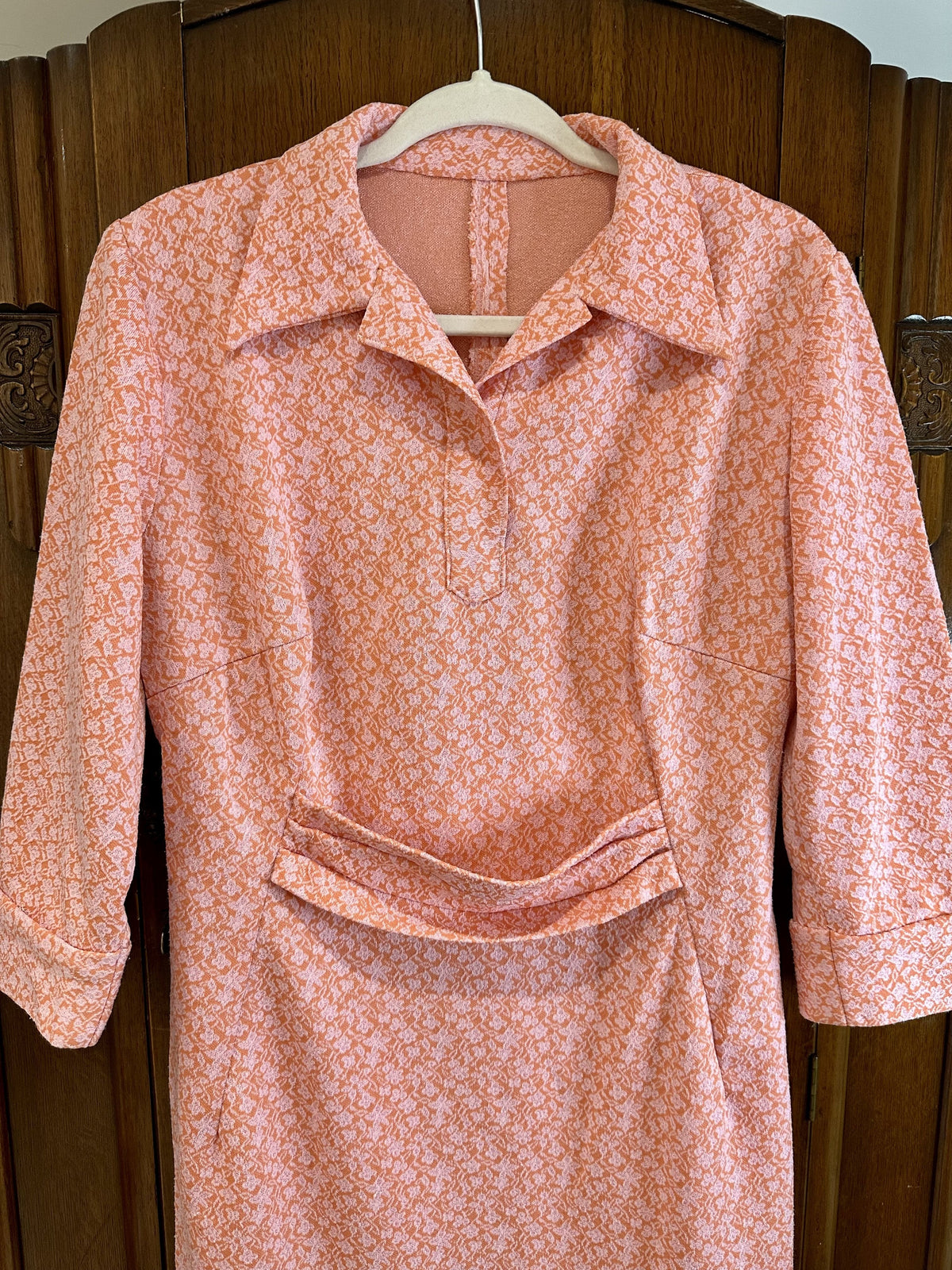 Late 1960s–Early 1970s Coral Crimplene Midi Dress — IMG_3916.jpeg