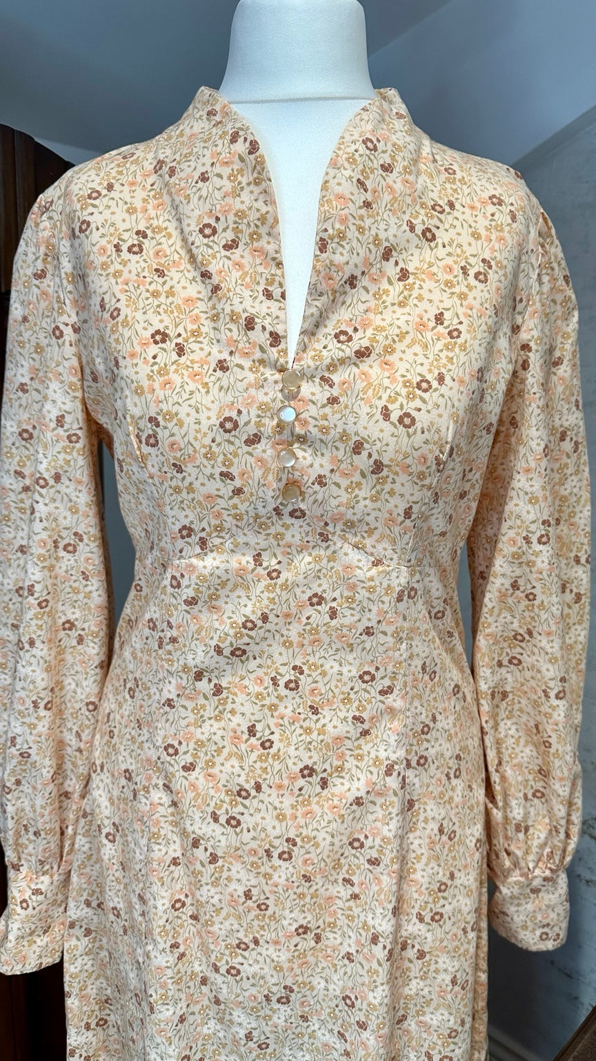B22 peach floral maxi dress, detail 2