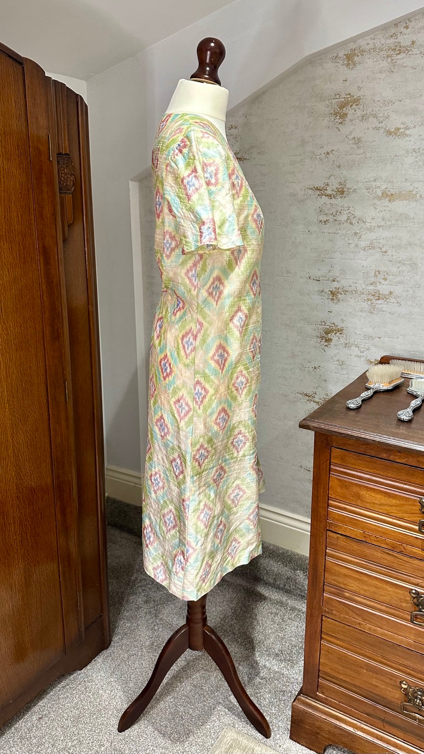 B51 vintage pastel ikat-style button-front dress — side view