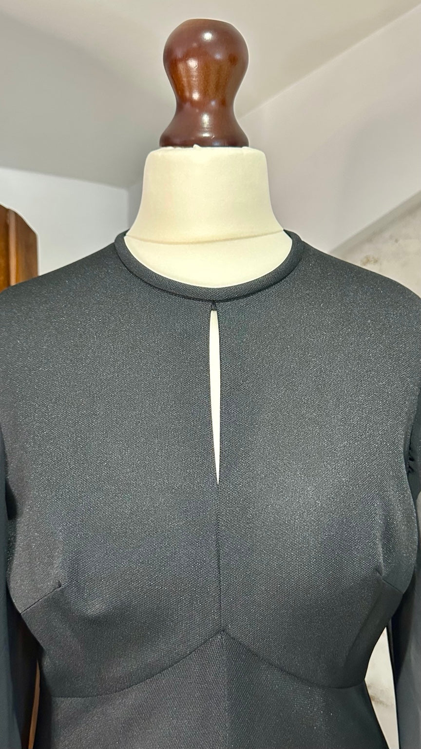 B56 keyhole neckline and shaped bodice