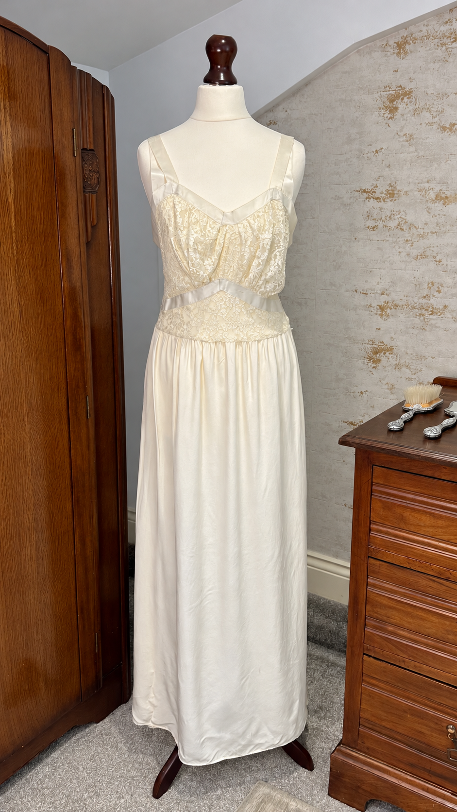 Vintage 1970s Seamprufe Ivory Satin and Lace Maxi Nightdress — 5904