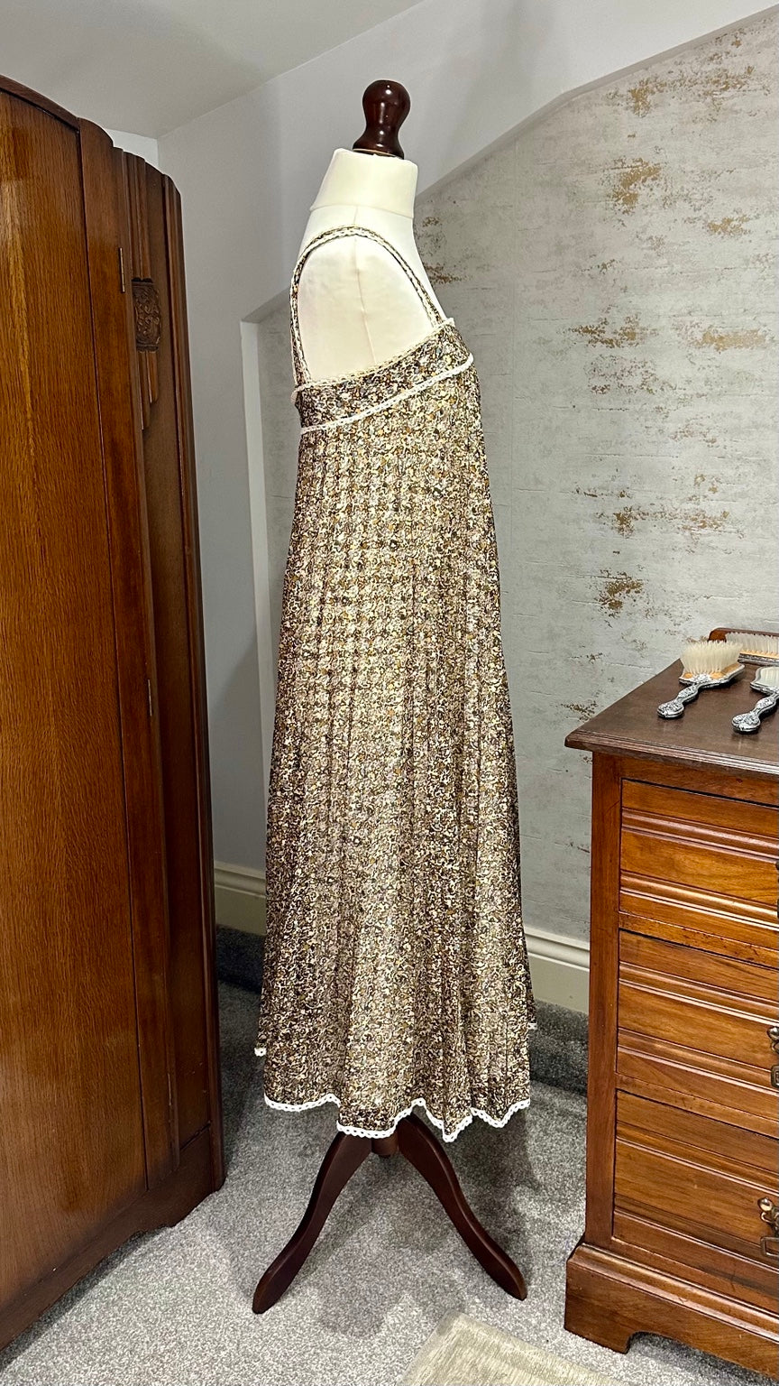 1970s Selfridges Ditsy Floral Layered Midi Dress — photograph 4