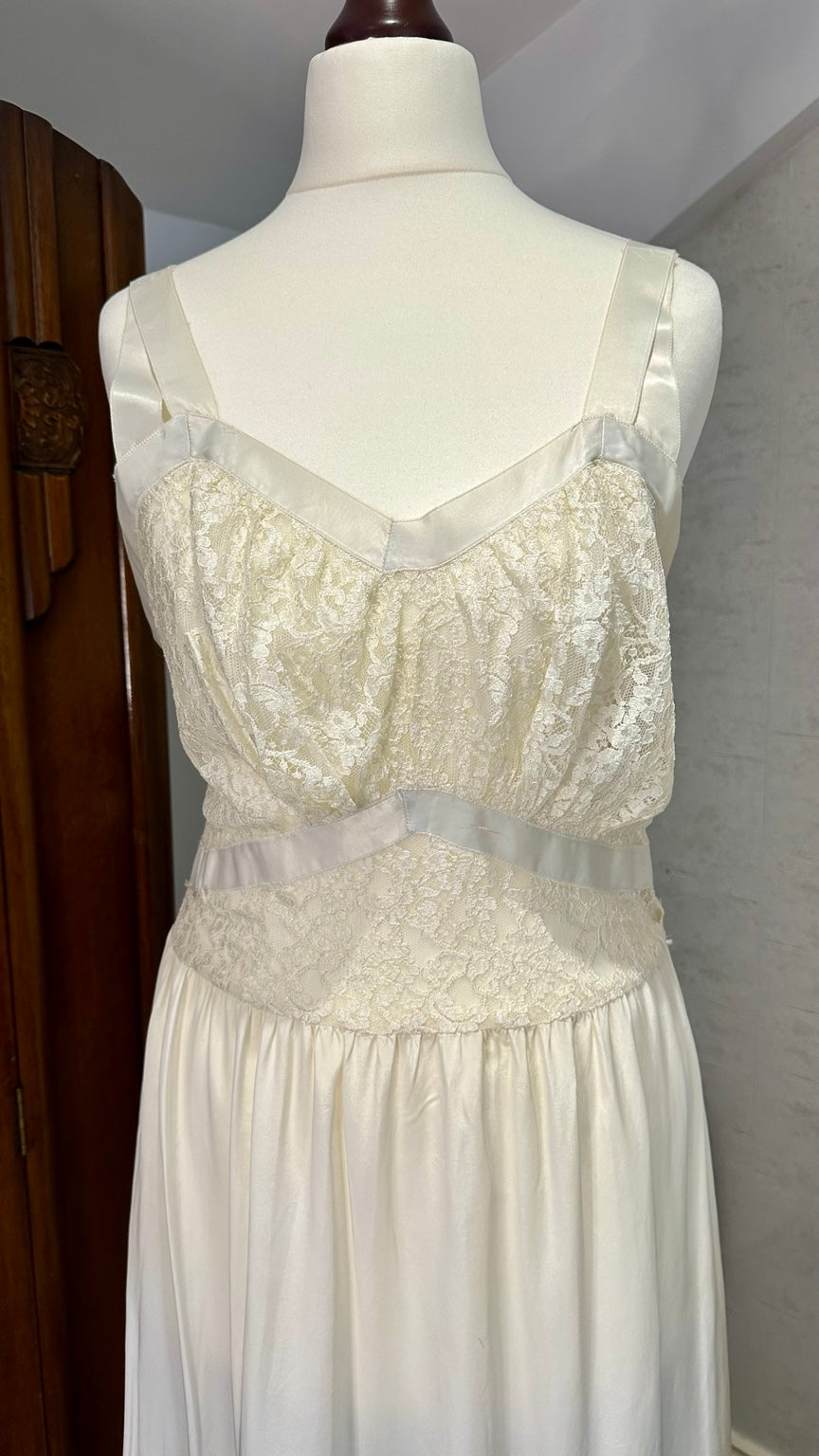 Vintage 1970s Seamprufe Ivory Satin and Lace Maxi Nightdress — 5912