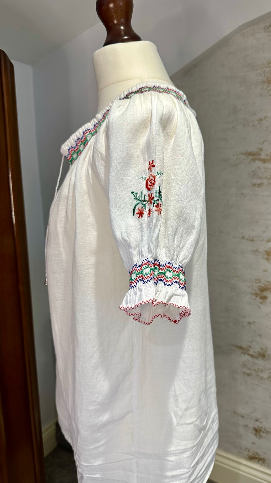 Vintage 1970s Greek Floral Embroidered White Peasant Blouse